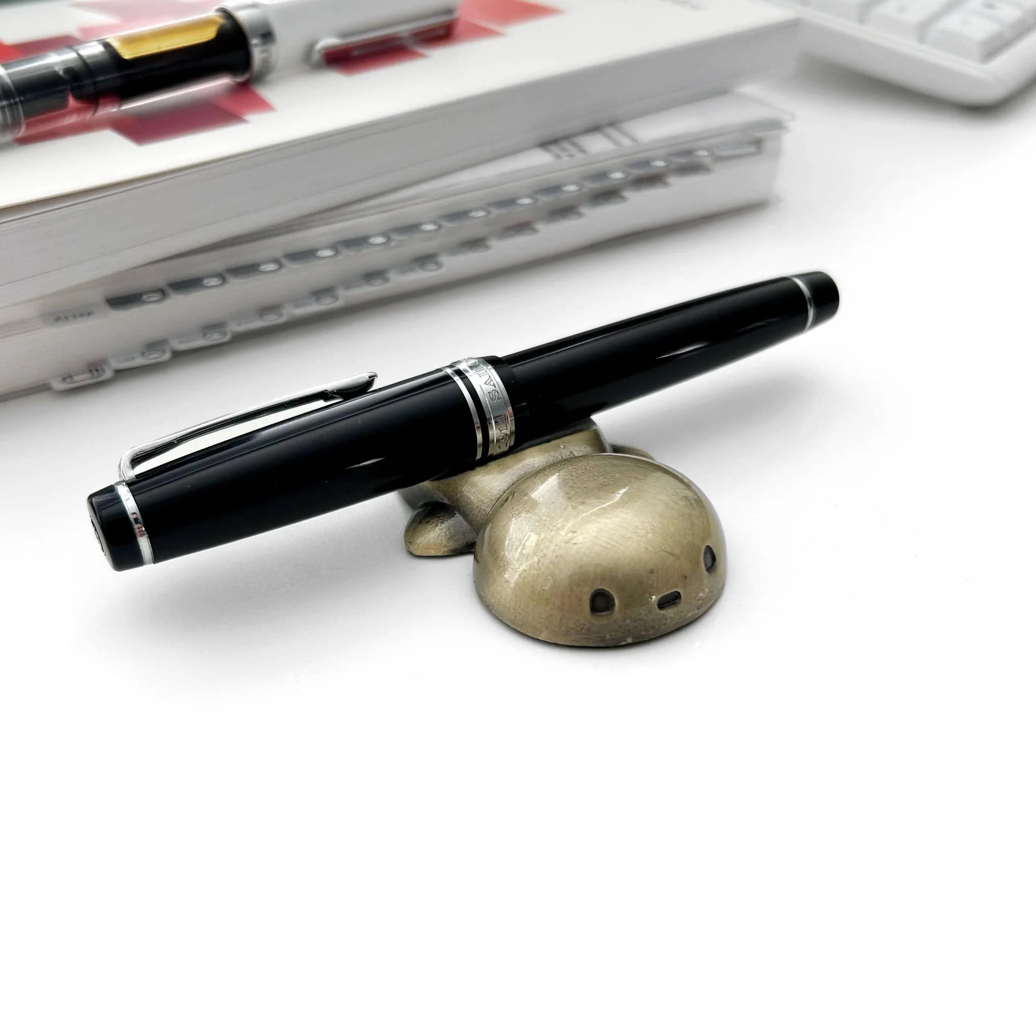 Desk Blob - Pen Rest - Image 2